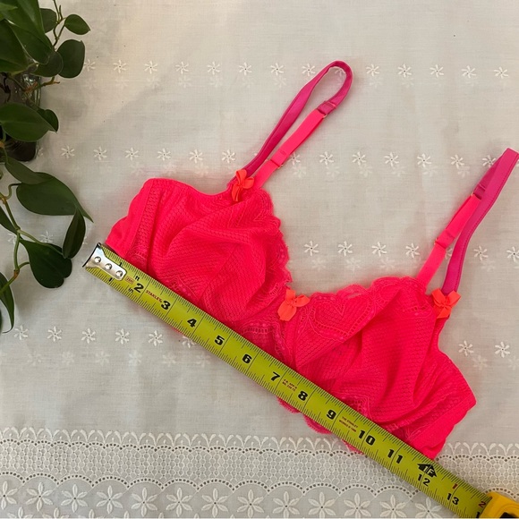 Mimi Holliday Hot Lips pink balconette bra with heart lace 32B - Picture 2 of 8